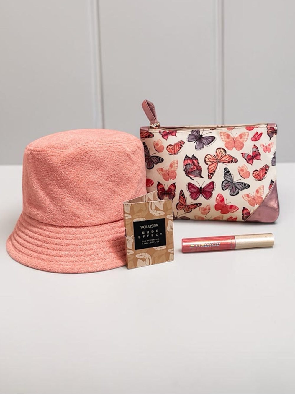 Bucket Hat & Accessories